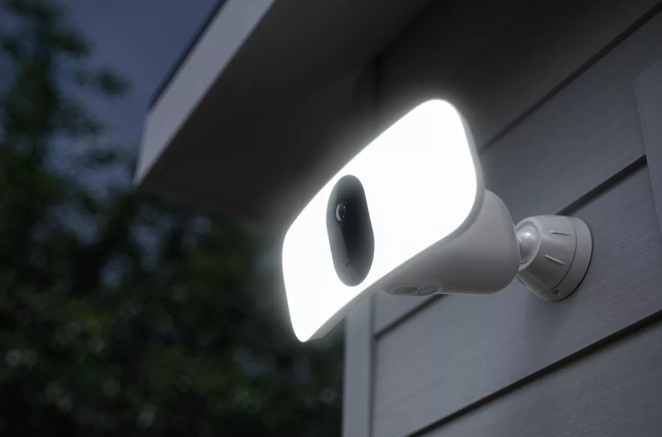 Arlo Pro 3 Floodlight Camera