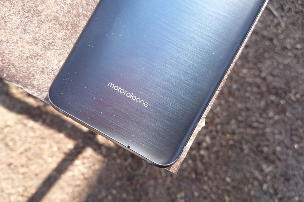 Motorola One ZOOM